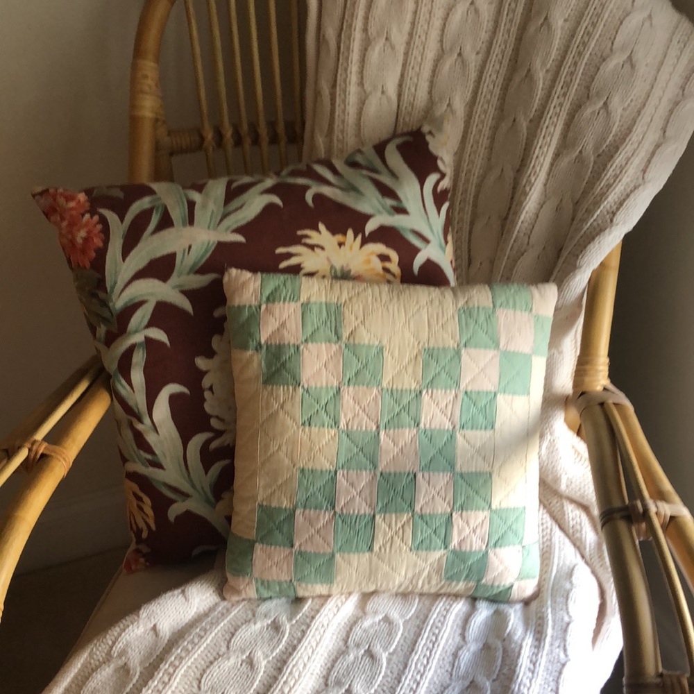 Vintage pillow created from vintage quilt. Unique, one of a kind. FIRM PRICE. - Picture 9 of 9